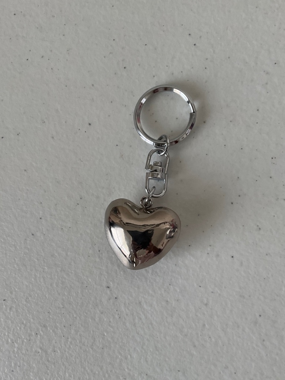 🌺$4.00 must bundle 🌺Silver Tone Alloy Heart Keychain Charm